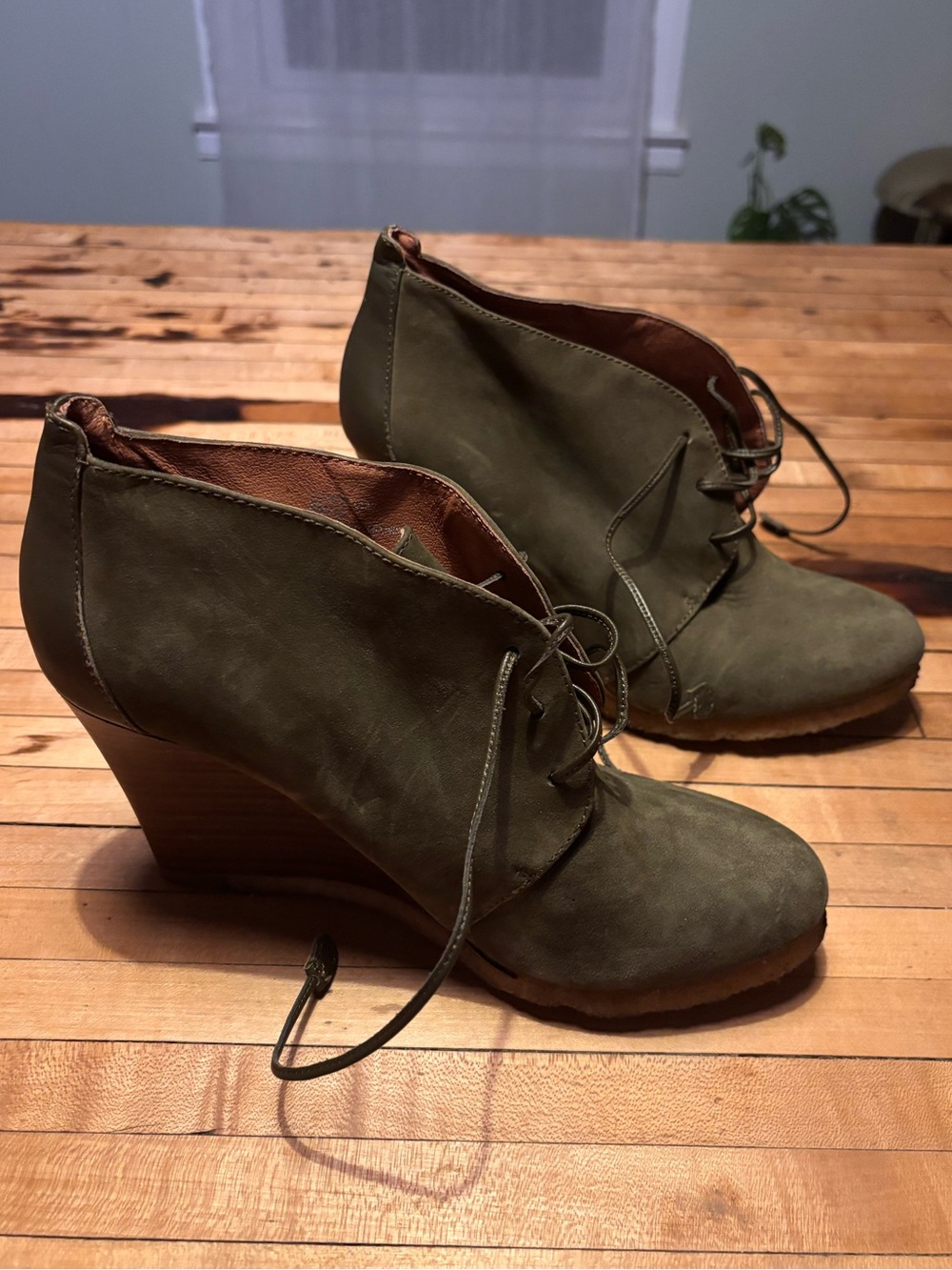 Louise et Cie Montclar Lace-Up Wedge Ankle Boots Green